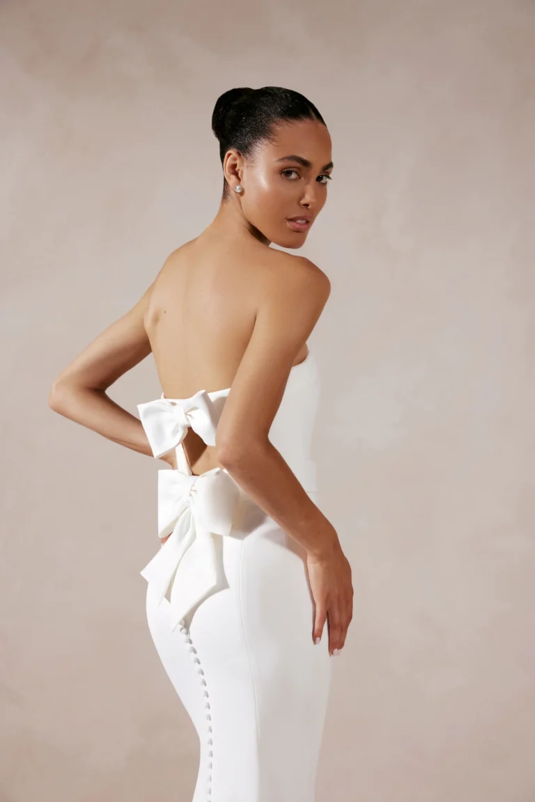 Adore by Justin Alexander Lucy (11377)