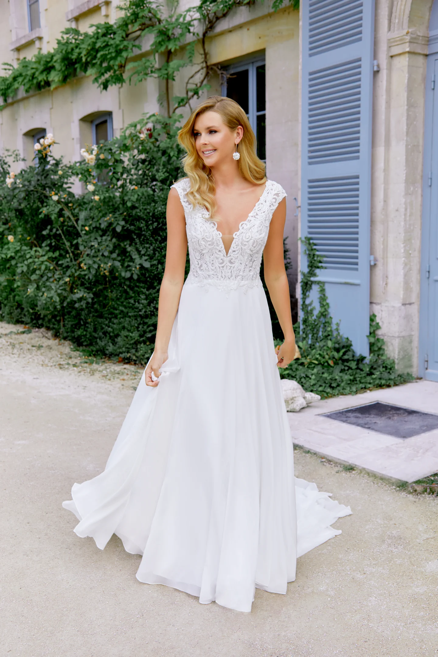 chiffon bridal dresses uk A-line Chiffon Wedding Dress V Neck Full/Long Sleeve Floor-Length with Lace  Pleated Split S3077W - Wedding Dresses