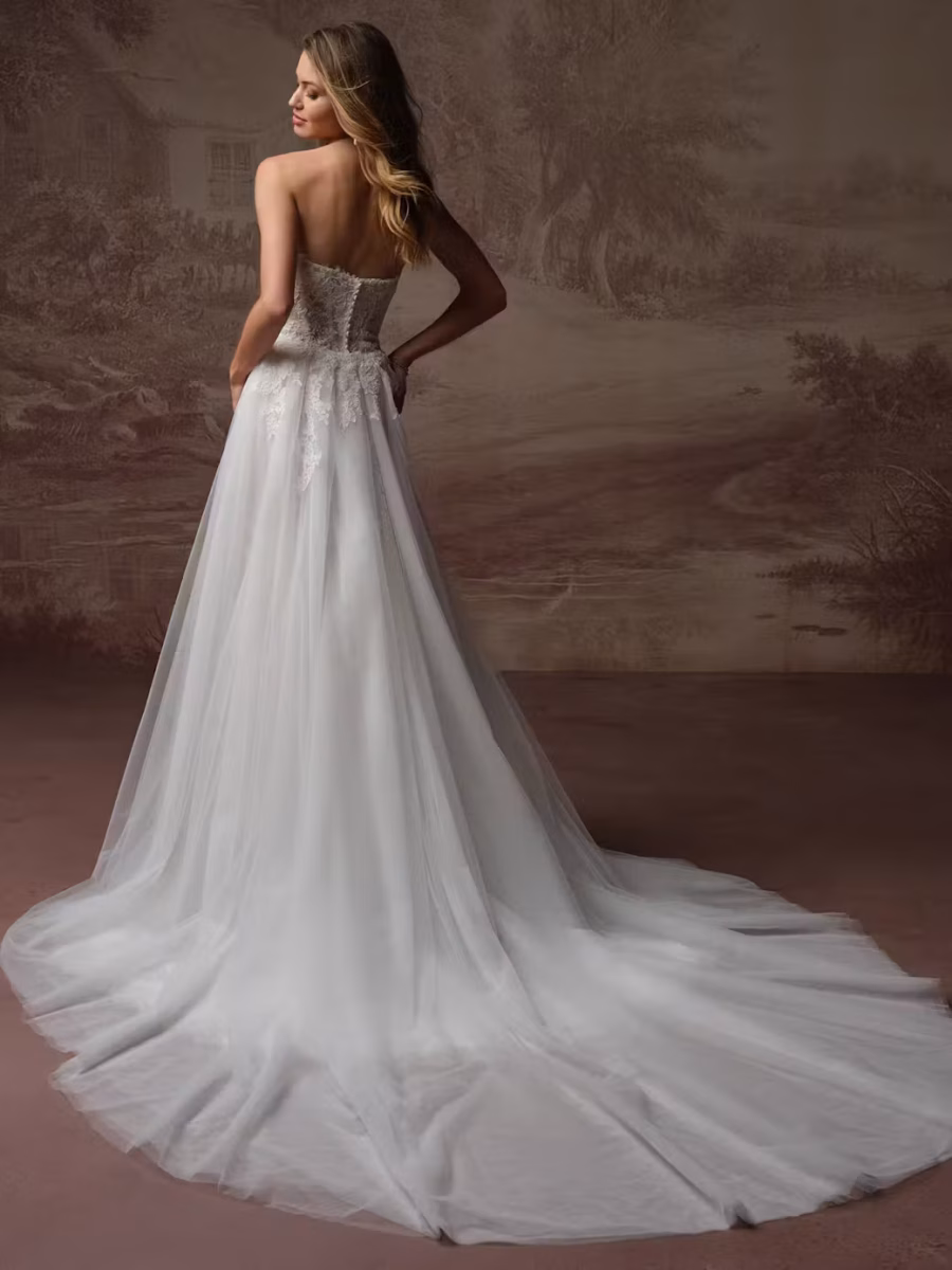 Rebecca Ingram Esmeralda Lane  wedding dress - image 2